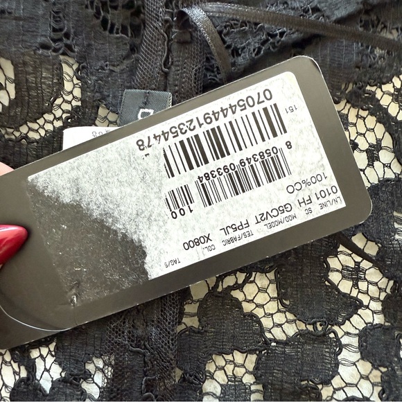NWT!!! Dolce&Gabbana women laces top size 42IT or 6 US Authentic Retail 650$ - Picture 6 of 8